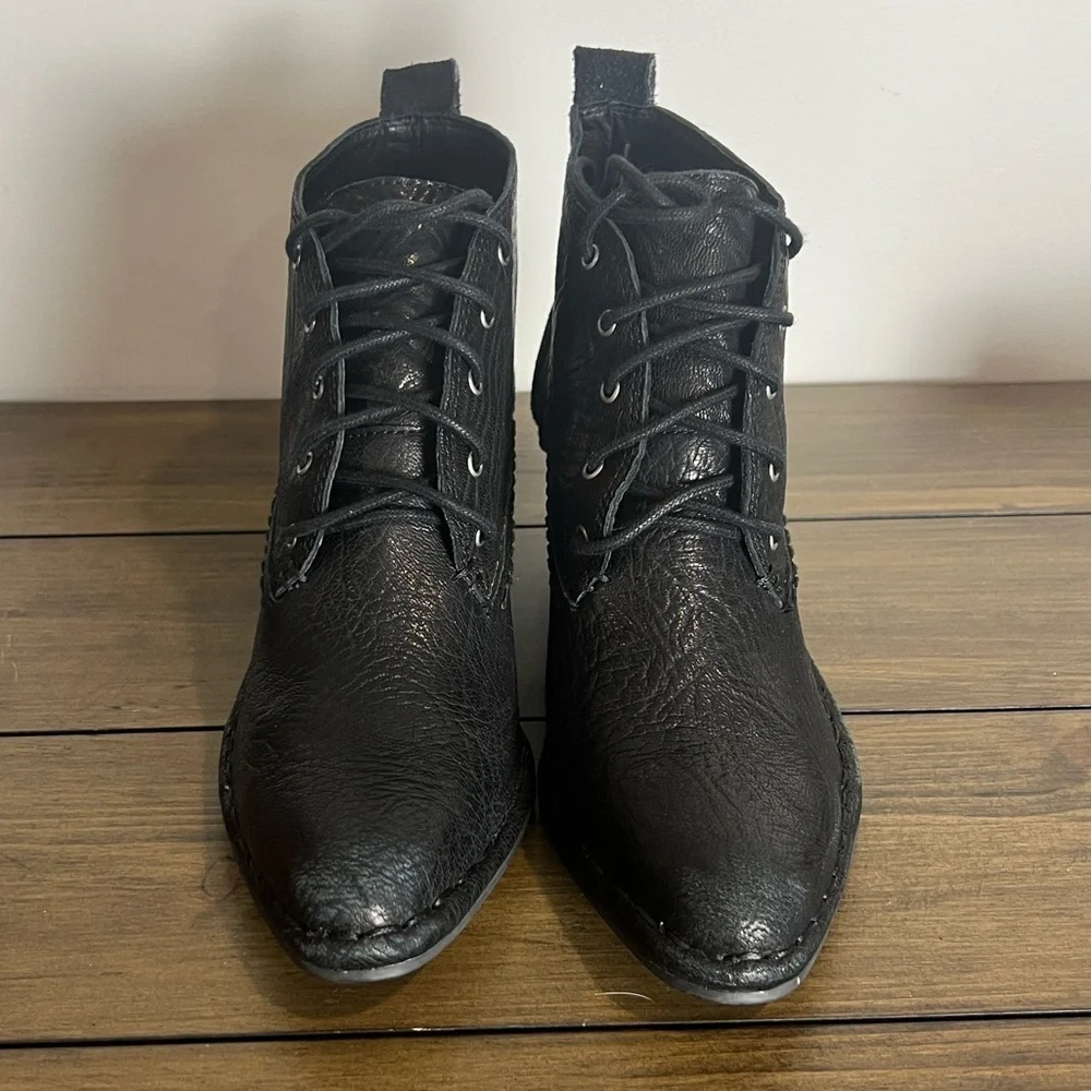 Fanylrobin + Free people  black leather lace up heeled ankle booties size 7